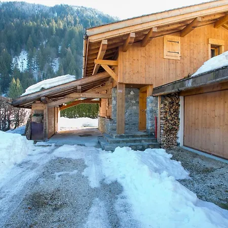 Domek alpejski Les Chosalets Chalet Sleeps 8