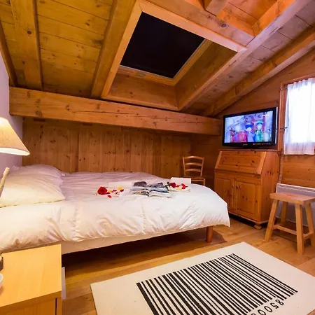Domek alpejski Les Chosalets Chalet Sleeps 8